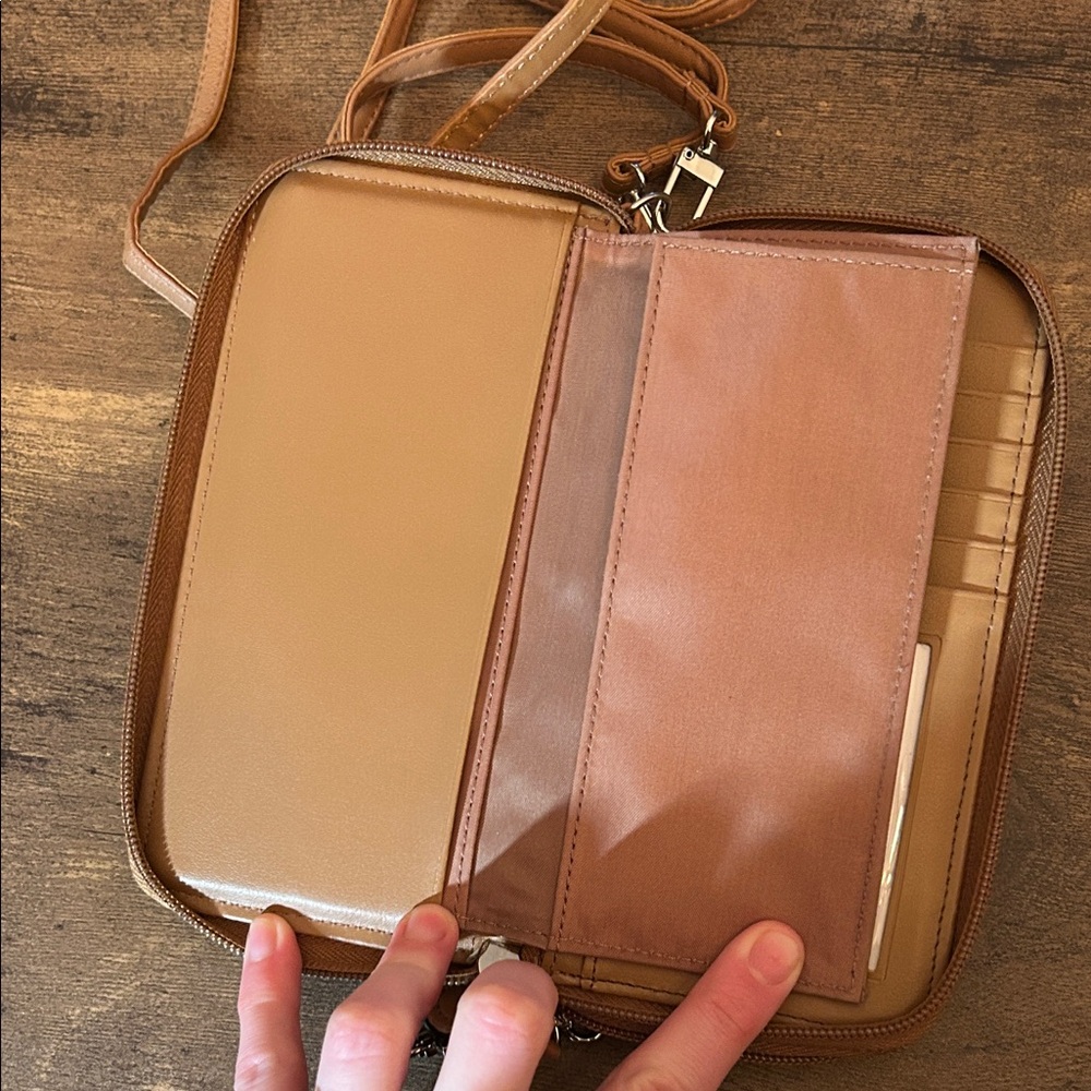 Wilsons Leather camel Brown Wristlet Clutch - Picture 9 of 9